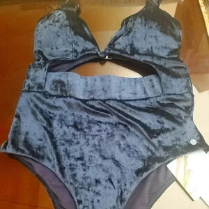 SUNSEEKER SWIMSUIT